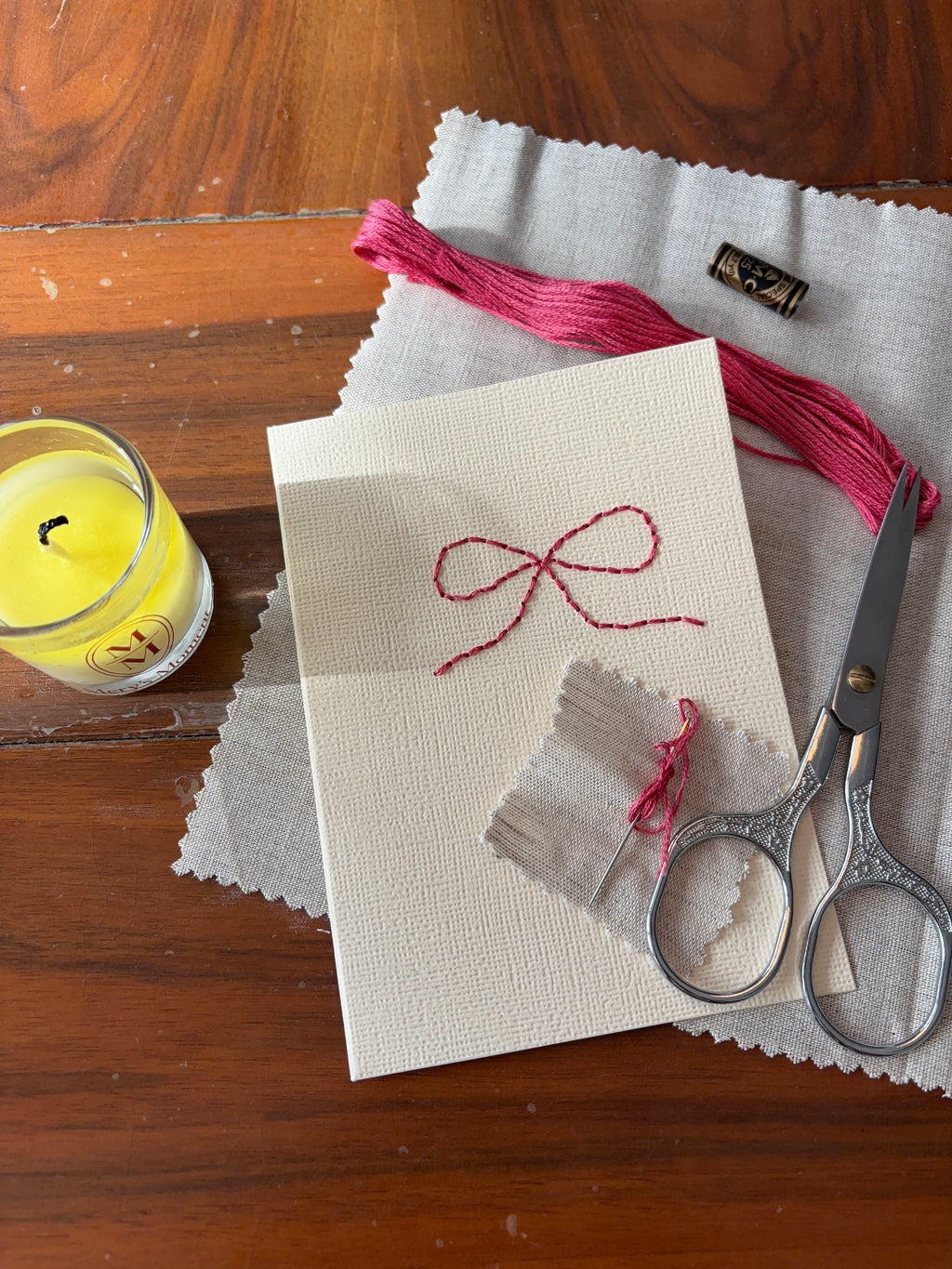 Slow Mail Atelier — Kit de Bordado en Papel y Repujado